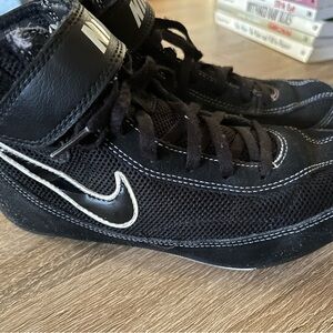 Nike Youth Wrestling Shoes Black White Youth Size 6Y